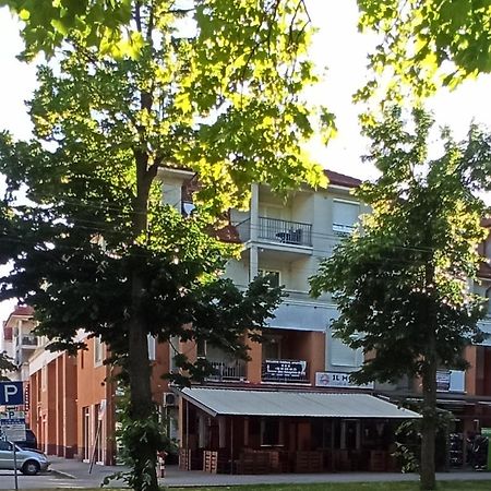 Premium Apartman Hajduszoboszlo Exterior photo